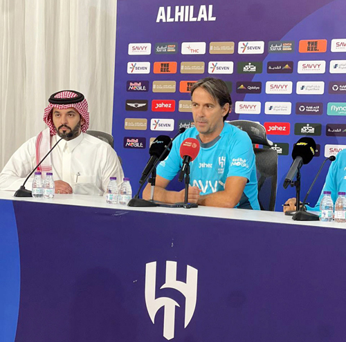 مدرب الهلال إنزاكي خلال المؤتمر الصحافي