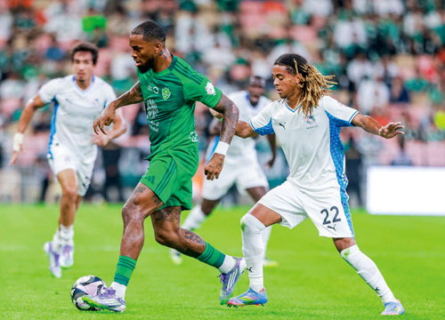 من لقاء الأهلي ونيوم