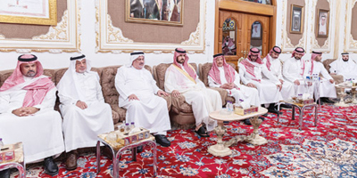 نائب أمير المنطقة الشرقية يعزي أسرة القصيبي 