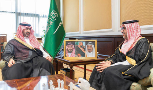 نائب أمير تبوك يستقبل مدير فرع وزارة الرياضة بالمنطقة 