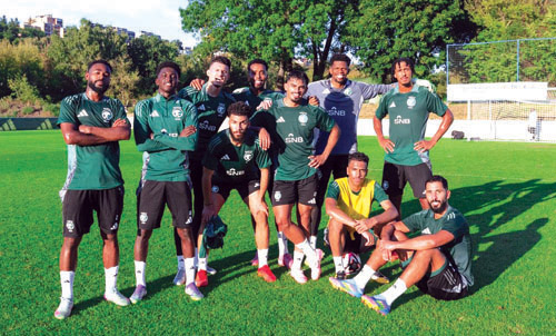 الأخضر يدشن تدريباته في معسكر التشيك 