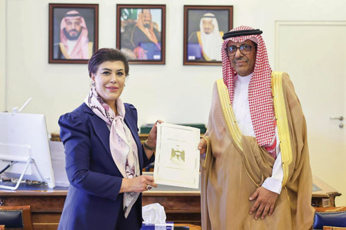 وكيل وزارة الخارجية يتسلم الرسالة