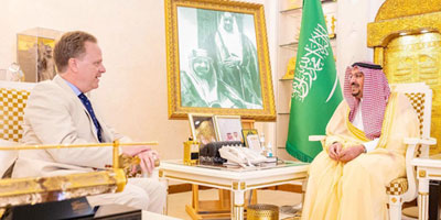 أمير منطقة القصيم يستقبل سفير كندا 