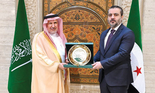 الشيباني يستعرض مع د. الربيعة المشاريع والمساعدات السعودية في سوريا 