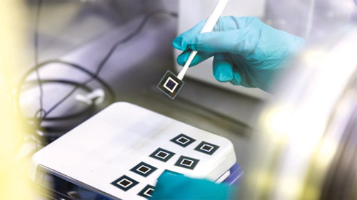 «كاوست»: رقم قياسي في رفع كفاءة الخلايا الشمسية إلى مستويات غير مسبوقة 