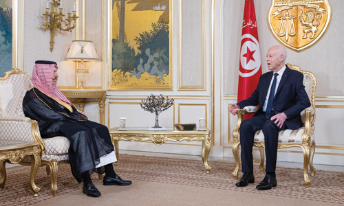  الرئيس التونسي مستقبلاً وزير الخارجية