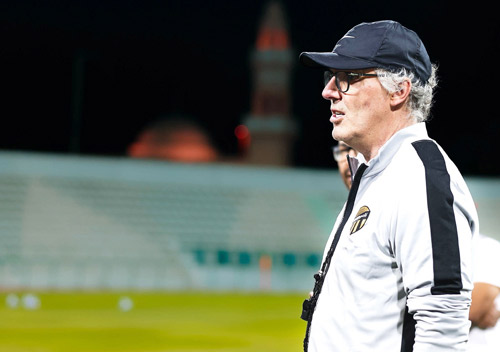 «بلان» يضع لمساته الأخيرة للقاء الفتح 