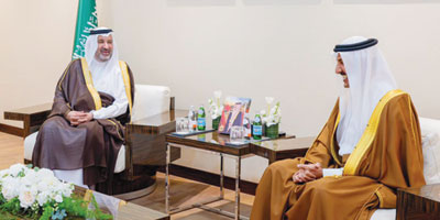 الأمير فيصل بن سلمان يزور مركز «دراسات» في البحرين 