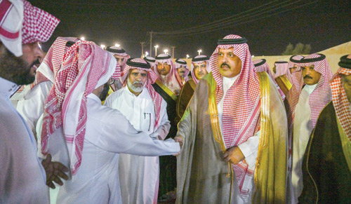 أمير منطقة حائل يعزي أسرة الكتفاء 