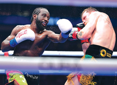 الأمريكي تيرينس كروفورد بطلًا للعالم في وزن فوق المتوسط 