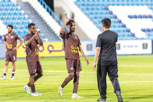  الجبلين بنشوة الانتصار يلتقي أبها