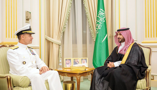 وزير الدفاع مستقبلاً قائد القيادة المركزية الأمريكية