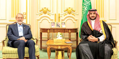 وزير الدفاع بحث مع علي لاريجاني القضايا ذات الاهتمام المشترك 