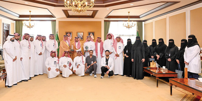  الأمير خالد بن سعود مستقبلا الرئيس التنفيذي وقيادات تجمع تبوك الصحي