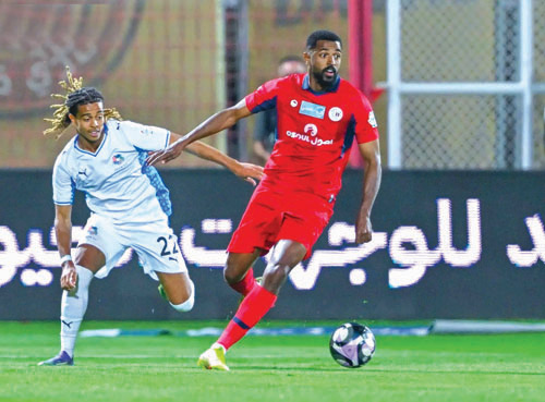 نيوم حقق الانتصار الأول على حساب ضمك