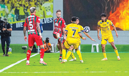  يسعى الاتفاق لمصالحة جماهيره بعدما تلقى رباعية من التعاون