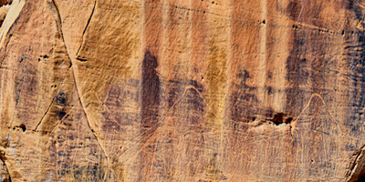 وزير الثقافة يعلن عن اكتشاف أقدم مستوطنة بشرية معمارية في الجزيرة العربية 