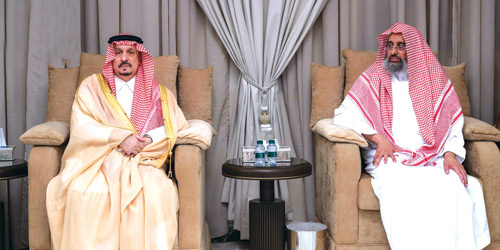 أمير منطقة الرياض يعزّي في وفاة سماحة المفتي العام للمملكة ورئيس هيئة كبار العلماء 