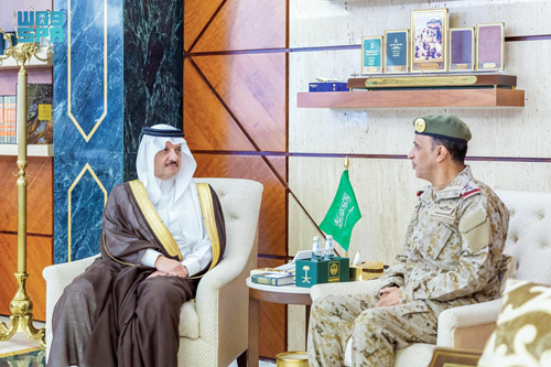 أمير المنطقة الشرقية يستقبل ونائبه قائد المنطقة بمناسبة تكليفه 