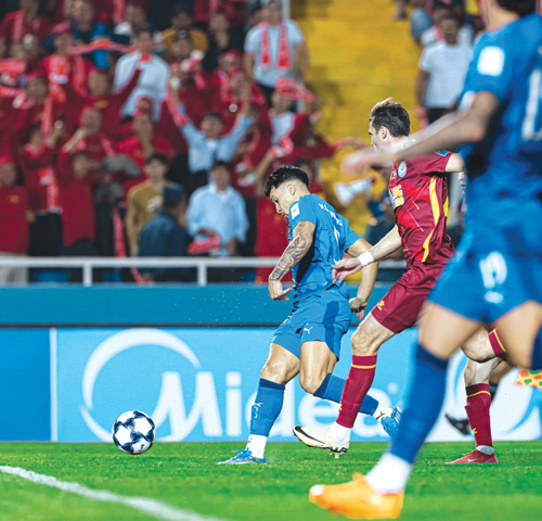 فرحة هلالية تكررت ثلاث مرات