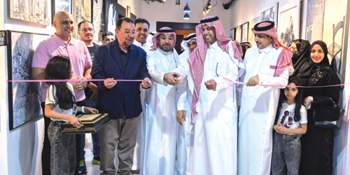  افتتاح المعرض