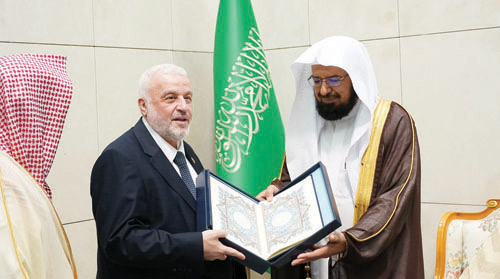 وزير الأوقاف السوري يزور مجمع الملك فهد لطباعة المصحف الشريف 