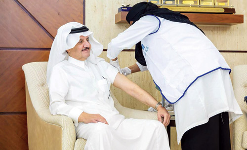 أمير المنطقة الشرقية يدشن حملة التطعيم ضد الإنفلونزا الموسمية 