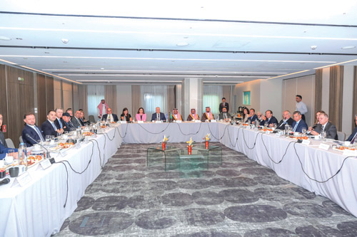 في قطاعي الصناعة والتعدين 