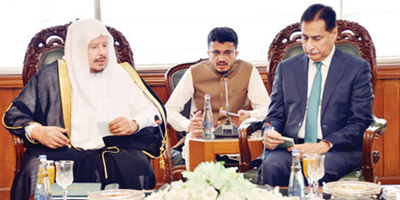آل الشيخ بحث مع رئيس الجمعية الوطنية الباكستانية تعزيز التعاون البرلماني 