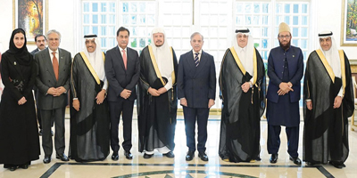 آل الشيخ يبحث مع رئيس وزراء باكستان تعزيز العلاقات الثنائية 