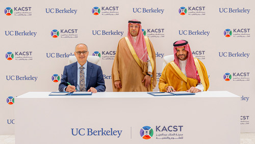 في إنجاز تاريخي.. فوز العالم السعودي عمر ياغي بجائزة نوبل في الكيمياء 2025 