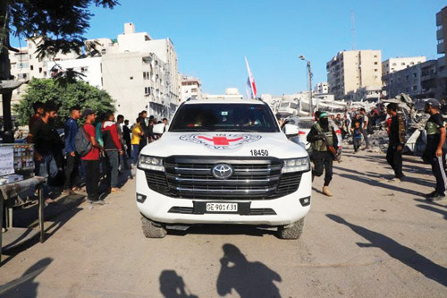 وصول عشرات الأسرى الفلسطينيين مفرجاً عنهم إلى رام الله وغزة 