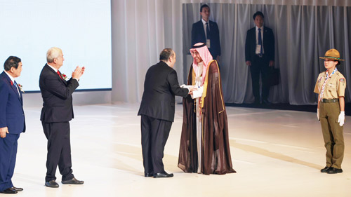 في حفل اختتام معرض أوساكا.. 