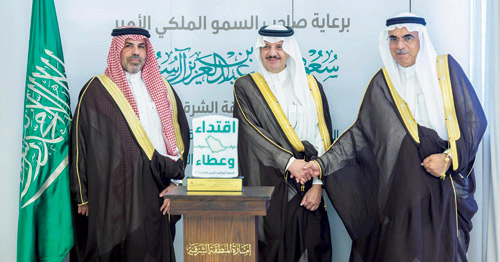 أمير المنطقة الشرقية يكرم المتبرعين والمشاركين في الحملة الوطنية للتبرع بالدم 