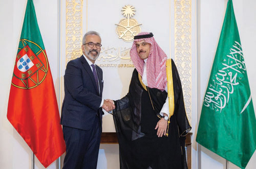 وزير الخارجية يتباحث مع نظيره البرتغالي 