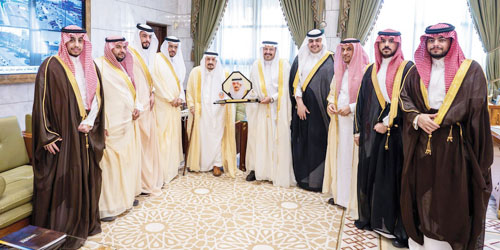 أمير منطقة الرياض يستقبل محافظ الزلفي المكلف ومنسوبي شركة نجوم السلام 