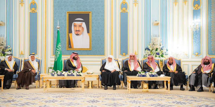 ولي العهد يستقبل الأمراء والعلماء والوزراء وجمعًا من المواطنين 