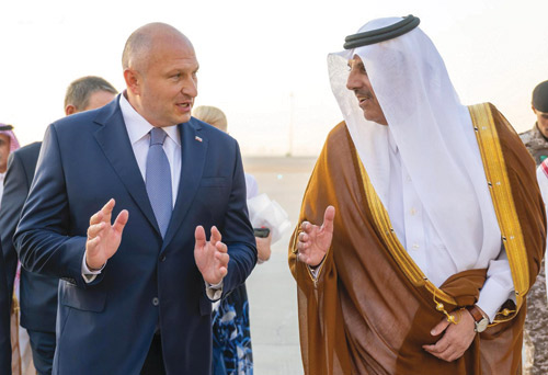 وزير شؤون الدفاع المدني والطوارئ الروسي يصل الرياض 