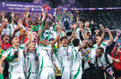 الأهلي توج بنخبة آسيا