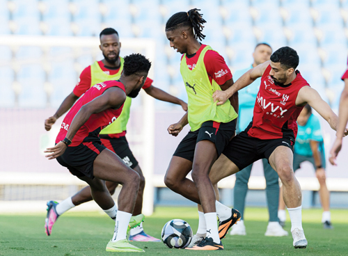 من تدريبات الهلال أمس