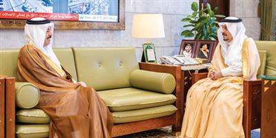 أمير منطقة الرياض يستقبل مدير عام قناة الإخبارية 