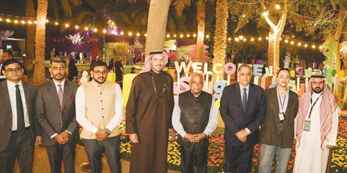 سفير الهند يزور «أسبوع الثقافة الهندية» 