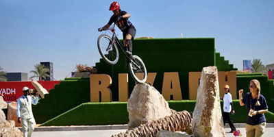 تواصل بطولة العالم للدراجات الحضرية في الرياض 