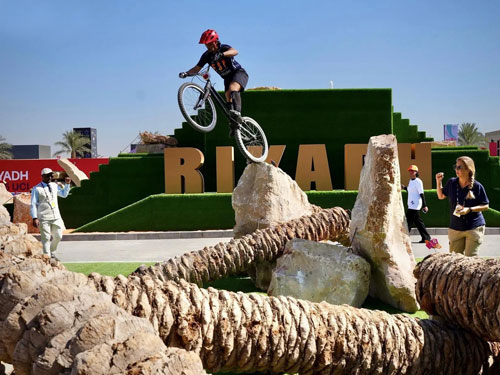 تواصل بطولة العالم للدراجات الحضرية في الرياض 