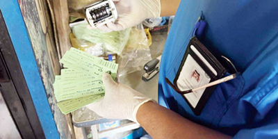 بلدية الدلم تغلق محلاً مخالفاً 