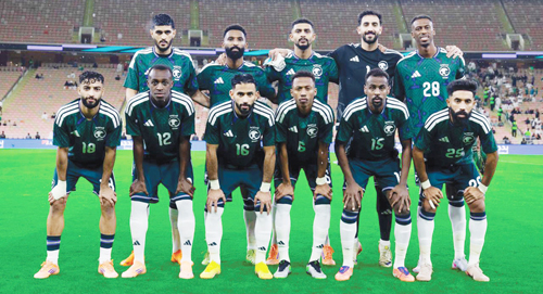 الأخضر يستأنف تدريباته استعدادًا لمواجهة الجزائر 