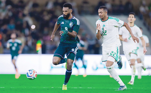 الخضر يتجاوزون الأخضر بهدفين 