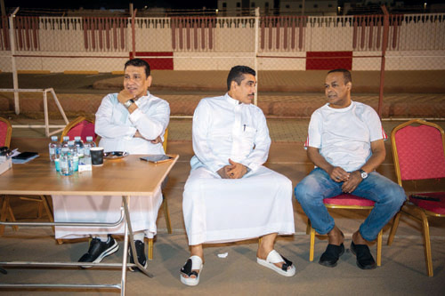 حاتم خيمي يتوسط خوقير وبابكر