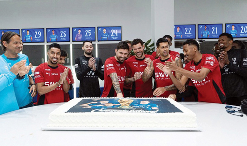 احتفالية خاصة بالثلاثي نيفيز وكانسيلو وثيو.. 