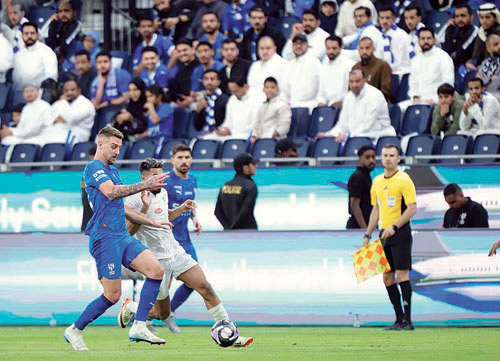 هل يؤكد الهلال تفوقه أم الفتح سيثأر؟